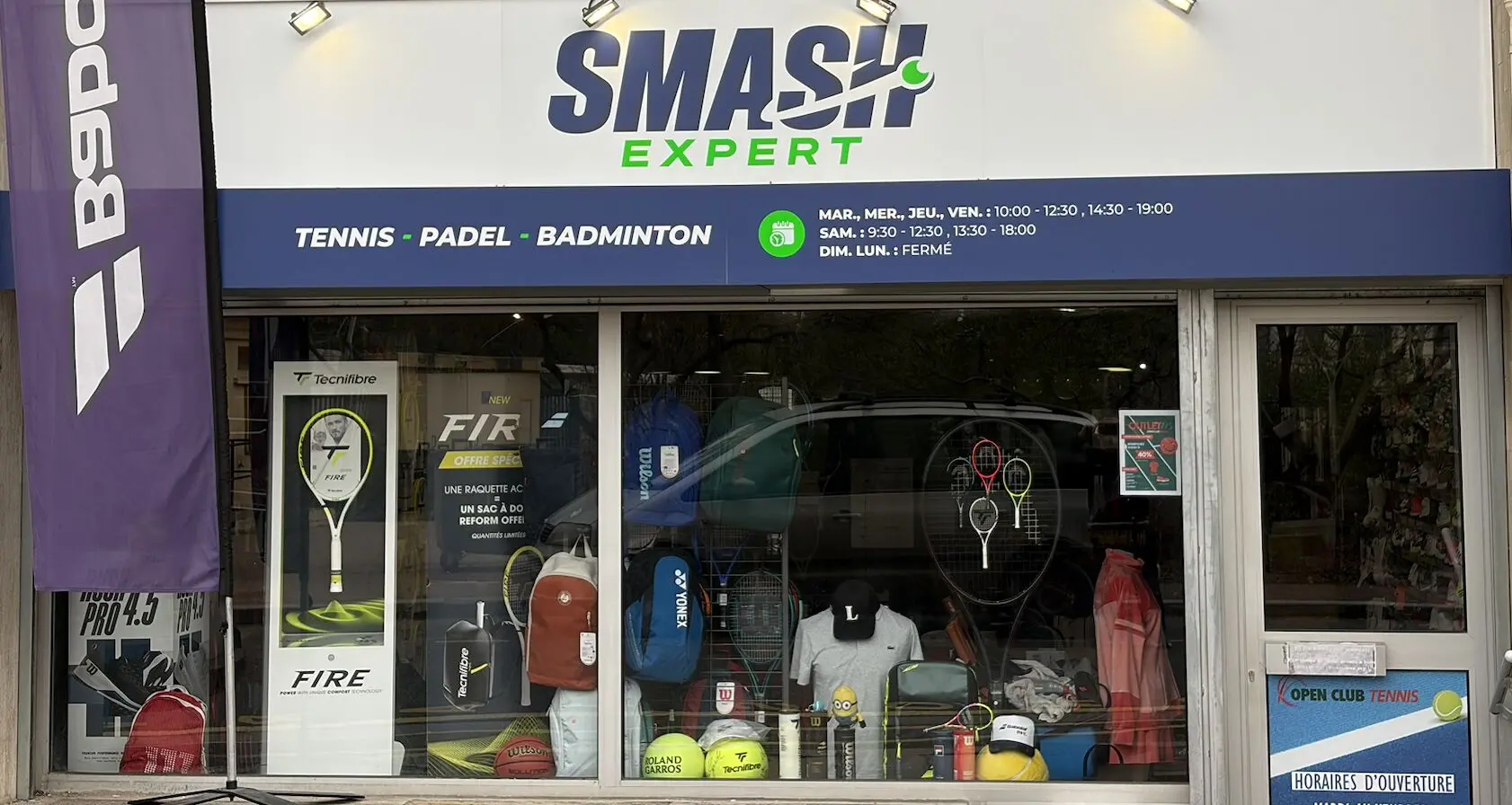 Devanture de la boutique Smash Expert &agrave; Chatou, 3 Place Maurice Berteaux 78400