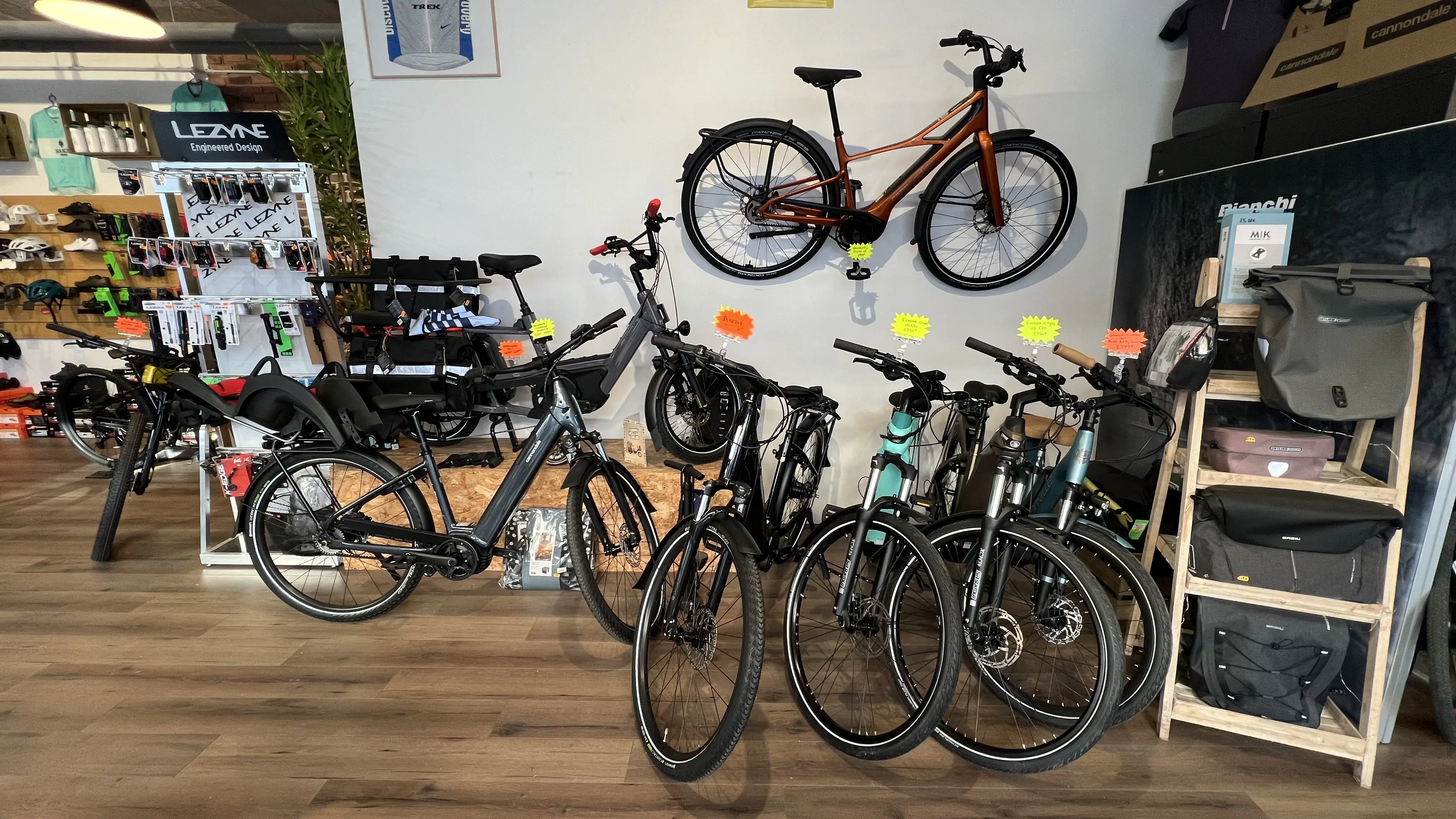 Rayon v&eacute;los &agrave; assistance &eacute;lectrique (VAE) chez Paris-Ventoux by V&eacute;lo-Store Antony